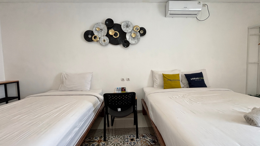 Bedroom 3, Urbanview Hotel Omah Anin Batu by RedDoorz, Malang