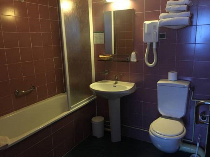 Bathroom 3, Nouveau Paris Park Hotel, Paris