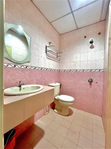 Bathroom 5, Town Inn Hotel, Jerantut