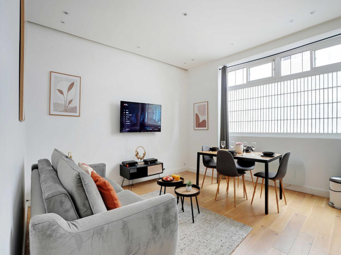 Others 4, Apartment in Bastille with 1 room, Paris