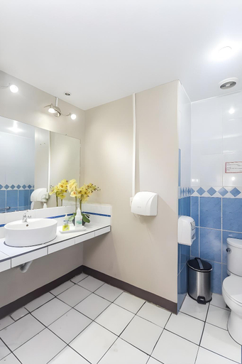 Bathroom 4, Berlor Airport Inn, Alajuela