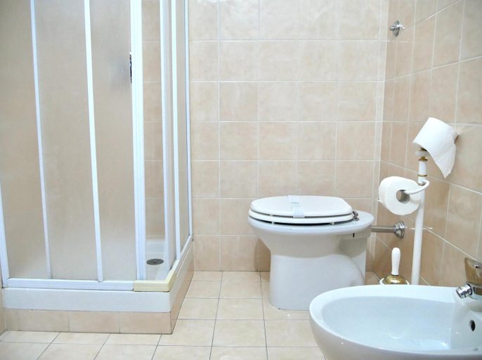 Bathroom 3, L'Antico Granaio Paliano, Frosinone