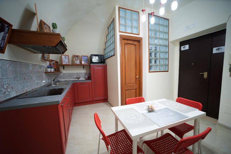 Others 4, B&B Punto Stella, Napoli
