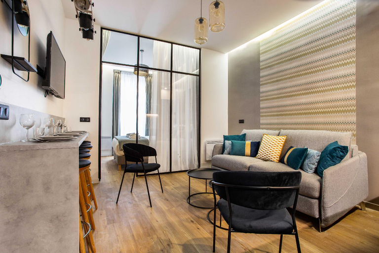 Others 4, Elegant apartment - 2BR/6P - Porte Saint-Denis, Paris