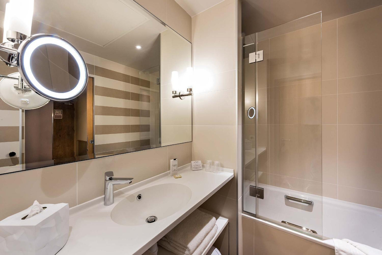 Bathroom 4, Hotel Magellan, Paris