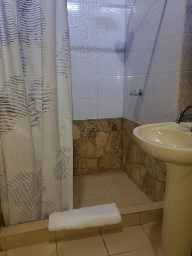 Bathroom 3, Sunset Bay B&B, Laguna de Perlas