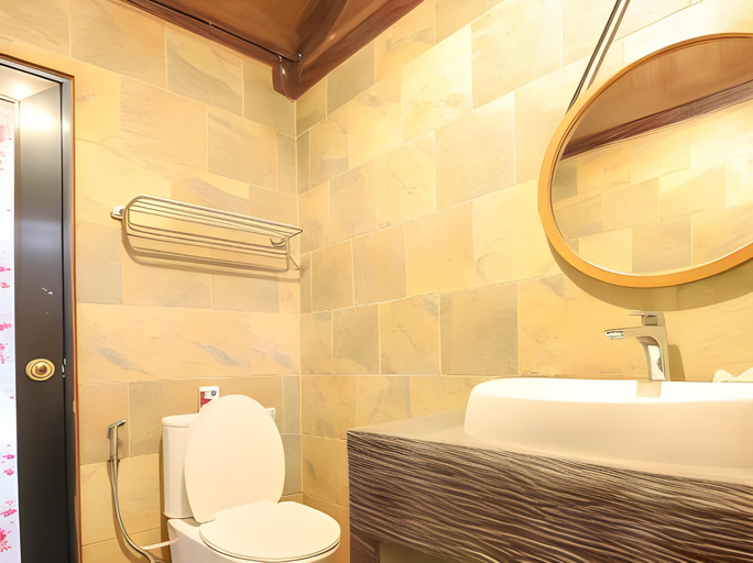 Bathroom 5, Rnana Grand, Takua Thung