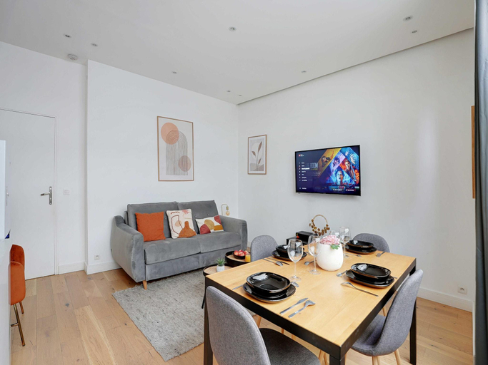 Others 4, Apartment in Bastille with 1 room, Paris