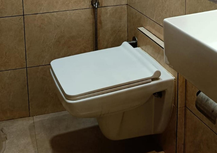 Bathroom 3, Hotel Avion Palace Near Exhibition Center, Mumbai Suburban