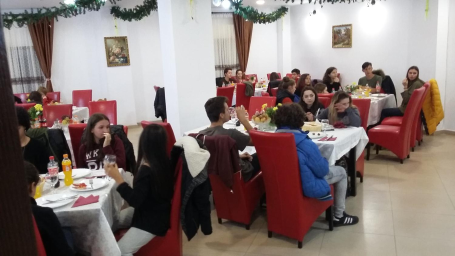 Others 5, Pensiunea Poiana Soarelui, Tarcau