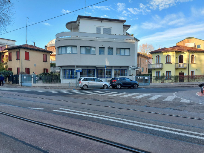Others 5, Marconi House, Venezia