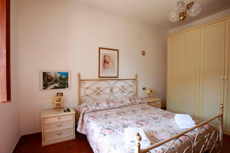 Others 4, Casa Il Ceppo, Arezzo
