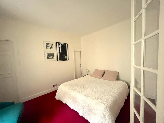 Bedroom 2, Charming 1BR rue des Martyrs, Paris