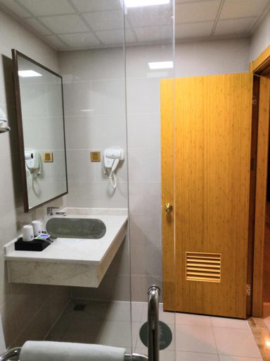 Bathroom 4, GreenTree Inn Hefei Changfeng County Gangji Town Jingang Avenue Express Hotel, Hefei