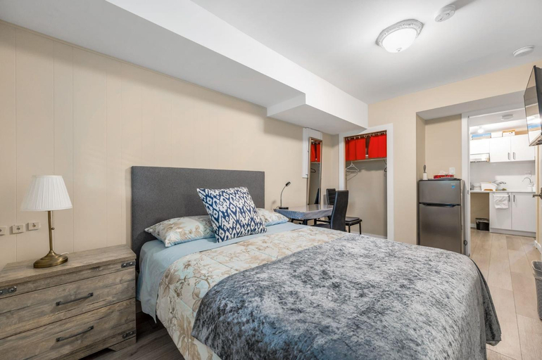 Bedroom 2, Orchid House near Vancouver YVR Airport, Greater Vancouver