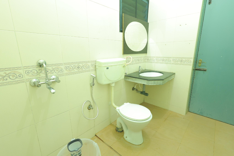 Bathroom 5, Day One's Kalyanam - Service Apartment, Madurai