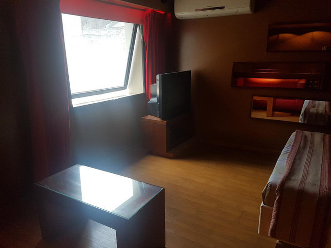 Others 4, Uman Hotel -Motel-, Distrito Federal