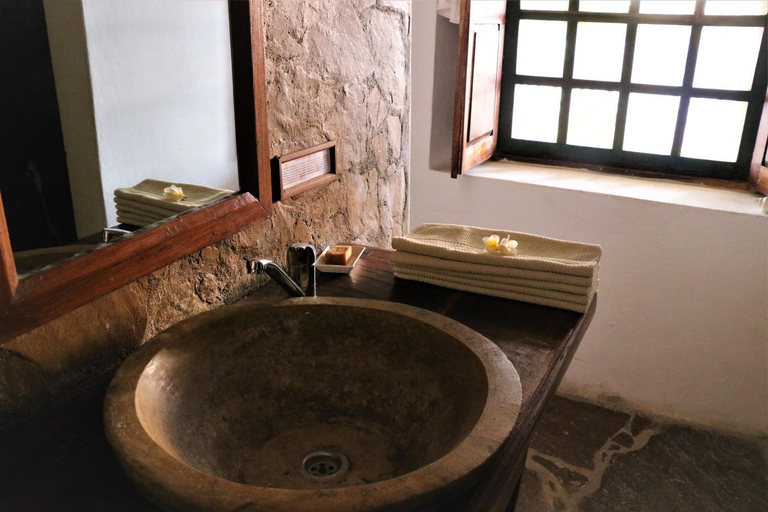 Bathroom 3, Miti Miwiri, Macomia
