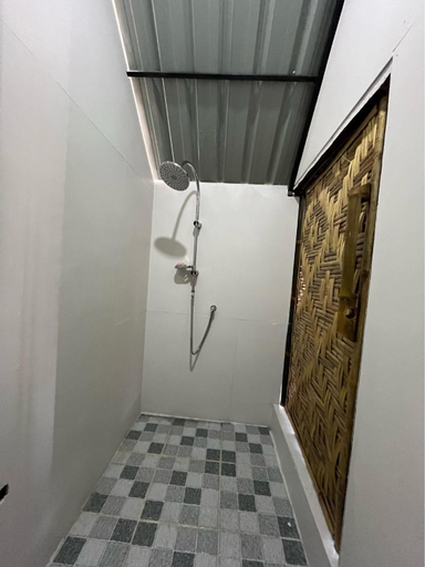 Bathroom 3, Modtanoi Paradise Homestay, Kantrang