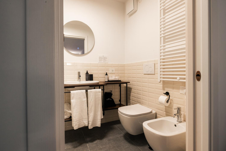 Bathroom 3, Bassano Club House, Vicenza