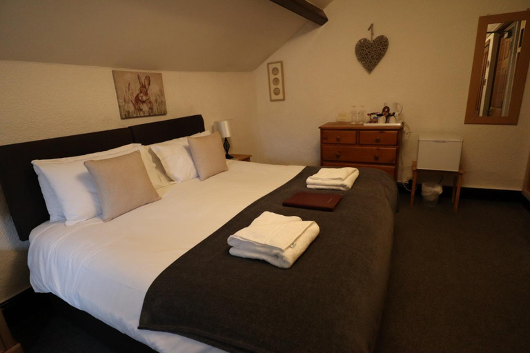 Others 5, The George Inn, Derbyshire
