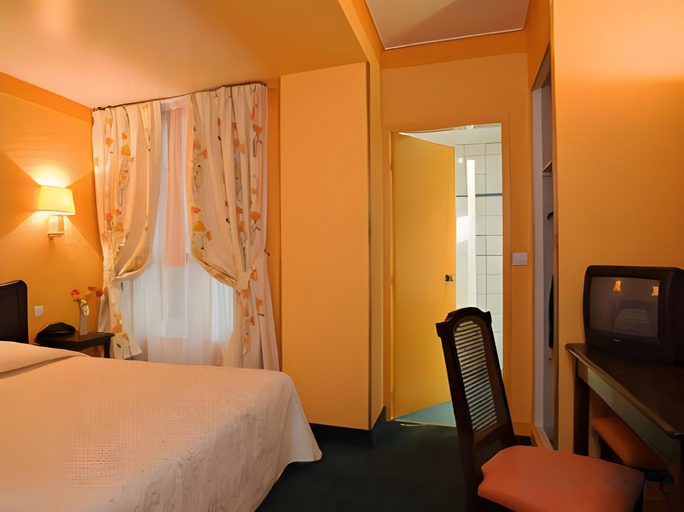 Bedroom 2, Hôtel Riesner, Paris