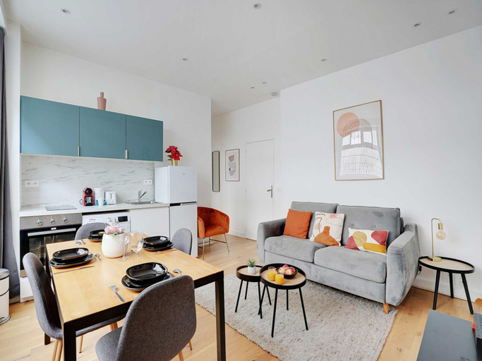 Others 5, Apartment in Bastille with 1 room, Paris