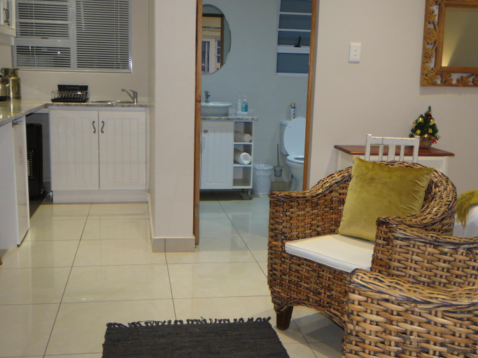 Others 3, a Dam's View Accommodation, Chris Hani