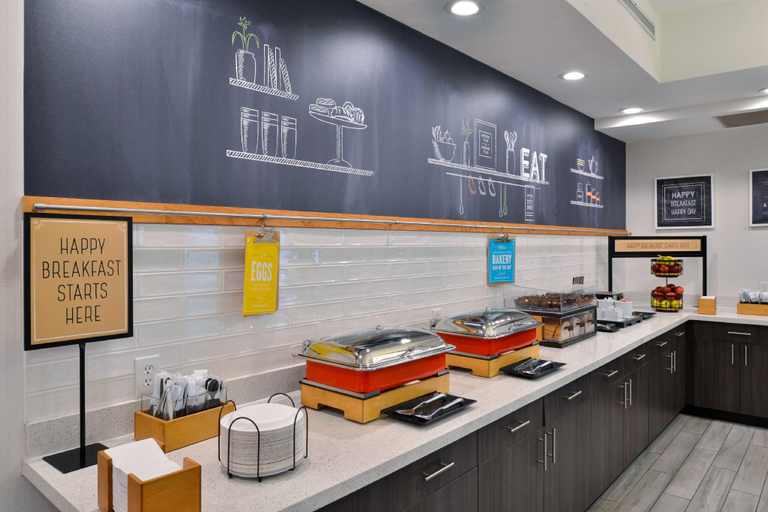 Food & Drinks 5, Hampton Inn by Hilton Kansas City Northeast, Kansas City