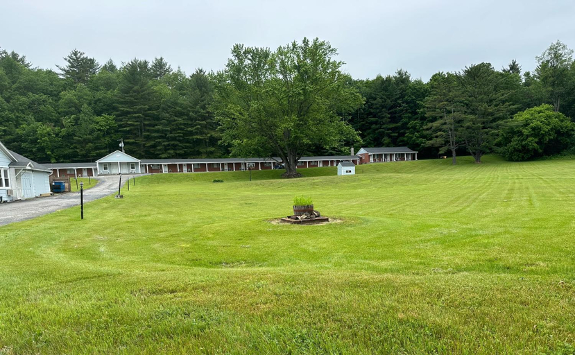 Others 5, Starlight Inn, Bennington