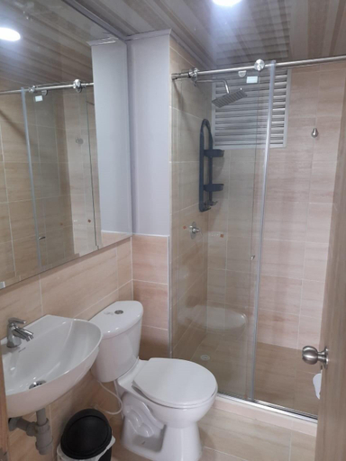 Bathroom 3, Apartamento vacacional en el centro de Cali, Santiago de Cali