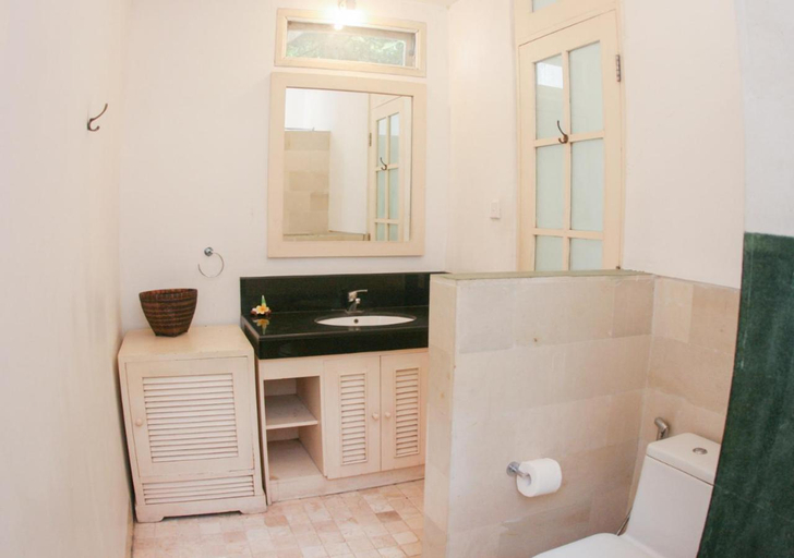 Others 3, Kolonial House, Denpasar