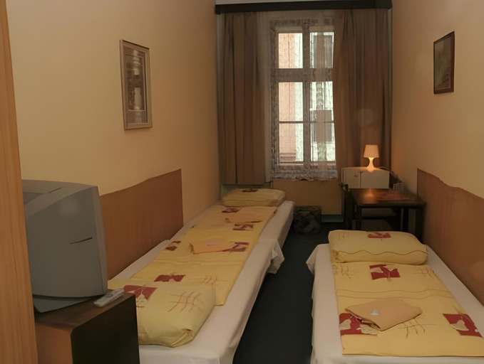 Bedroom 2, Penzion Hotel Morrison, Plzeň