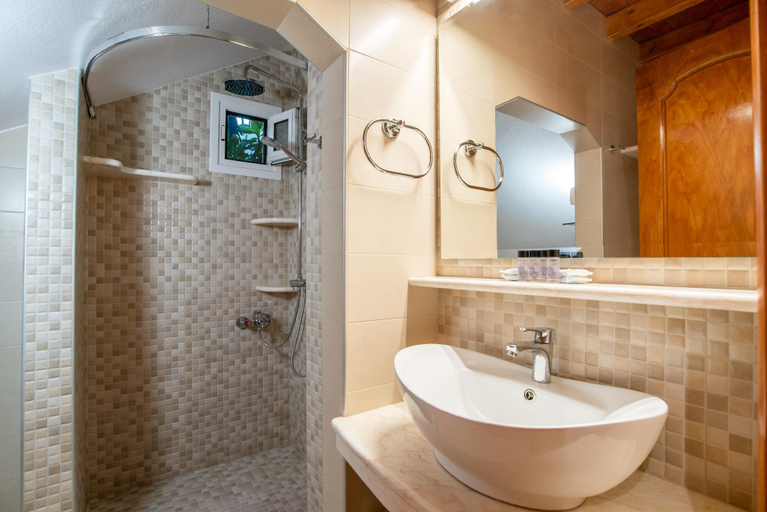 Bathroom 2, New Bic Economy Apartment 3-4 Adults First Floor, South Aegean