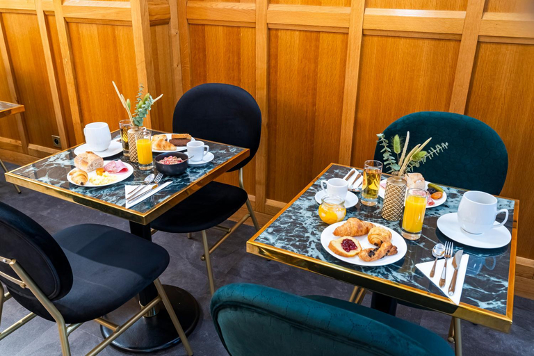 Others 4, Hotel Eber Paris, Paris
