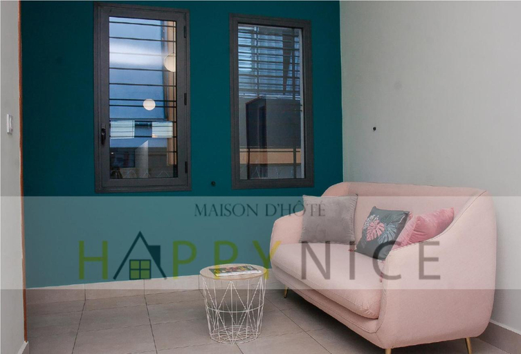 Others 4, Maison d'hote bypass, Analamanga