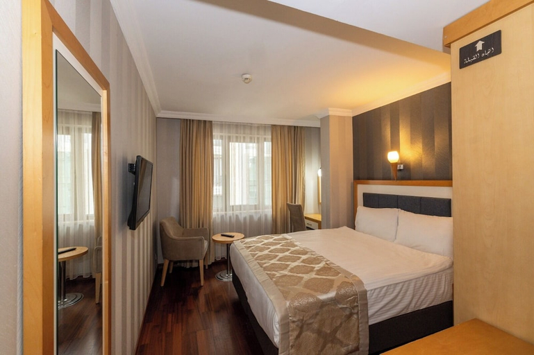 Bedroom 3, Aven Hotel, Beyoğlu