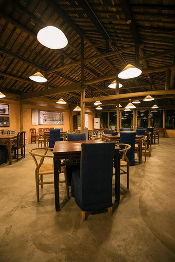 Food & Drinks 4, Pig's Inn Bishan Oil Factory, Huangshan
