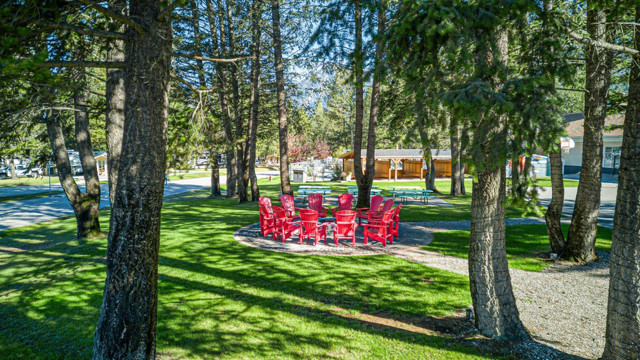 Others 5, RidgeView Resort, East Kootenay
