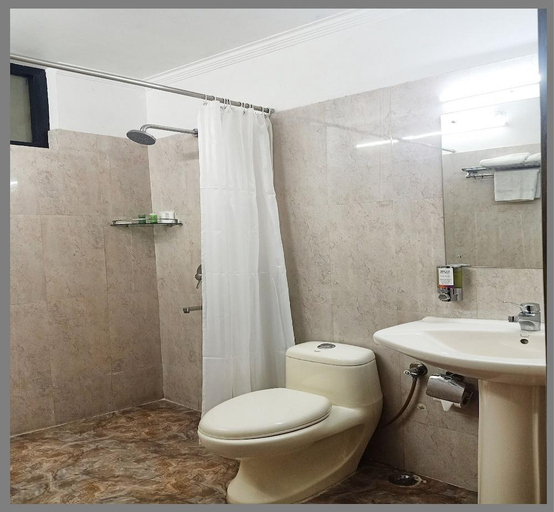 Bathroom 4, Sterling Nainital, Nainital