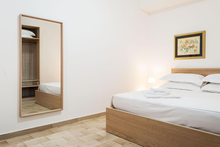 Others 4, Casa da Ida, Lecce