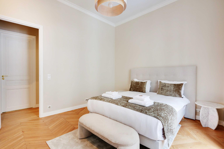 Bedroom 5, Spacious apartment - 2BR/4P - Arc de Triomphe , Paris