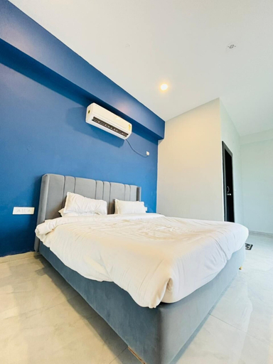 Room 2, Hotel Sanwariya Family & Restaurant, Sehore