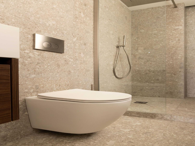 Bathroom 3, Elegant appt- AC-2BR-6P- Musee du Louvre, Paris