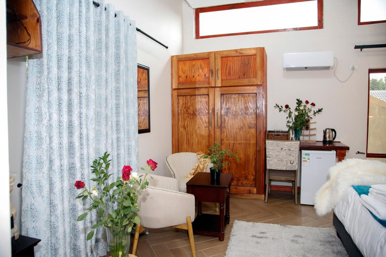 Bedroom 3, Travetel OR Tambo Airport, Ekurhuleni