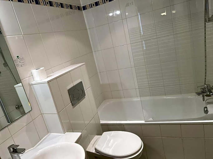Bathroom 4, 121 Paris Hotel, Paris