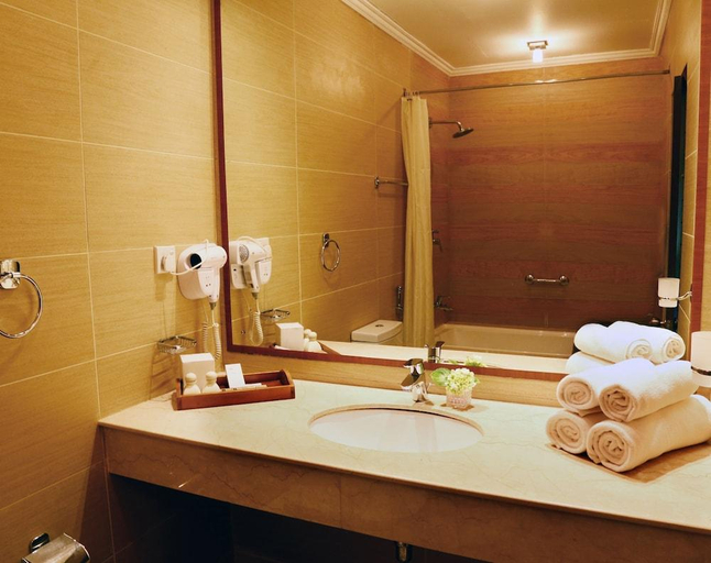 Bathroom 5, The Palms Hotel Beruwala, Beruwala