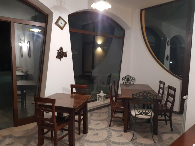 Others 3, B&B Sale e Sole sul Mare, Syracuse