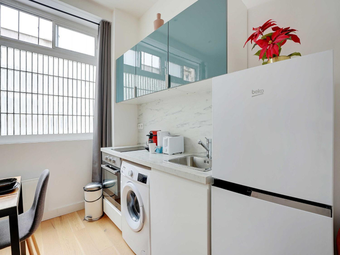 Others 5, Apartment in Bastille with 1 room, Paris