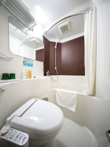 Bathroom 3, Super Hotel Subway Tanimachi 4-chome Exit 6, Osaka